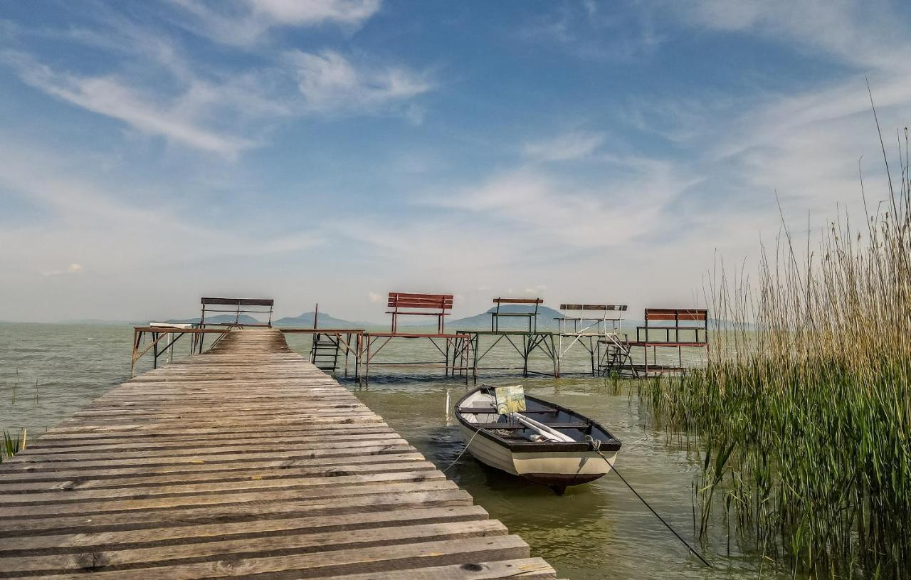 Komfort Home Bursport Bt. Haz Balatonfenyves Esterno foto